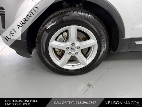 Used 2019 Ford Explorer XLT FWD image 11