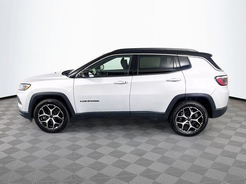Used 2025 Jeep Compass Limited AWD/4WD image 4