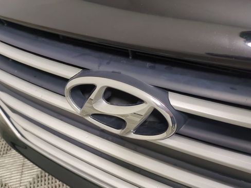 Used 2017 Hyundai Elantra SE image 13