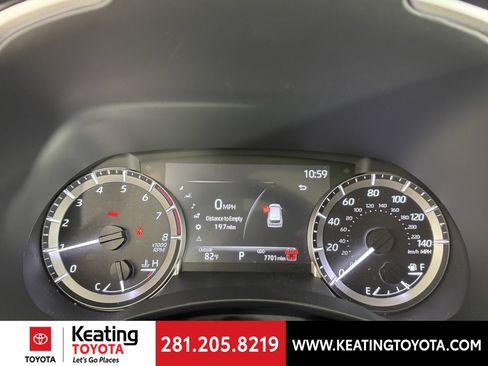 Used 2025 Toyota Highlander XLE AWD/4WD image 25