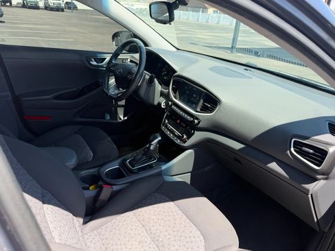 Used 2019 Hyundai Ioniq Plug-In Hybrid FWD image 26