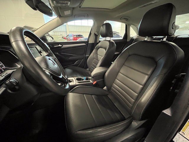 Used 2021 Volkswagen Jetta SE FWD image 21