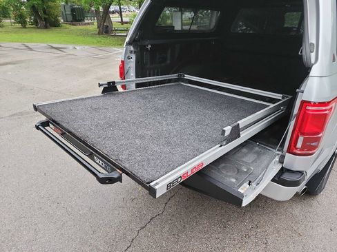 Used 2017 Ford F150 Platinum w/ Equipment Group 701A Luxury image 9