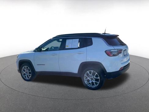 Used 2025 Jeep Compass Limited image 10