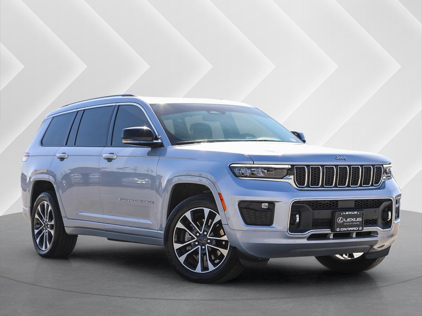 Used 2021 Jeep Grand Cherokee L Overland w/ Luxury Tech Group IV AWD/4WD image 1