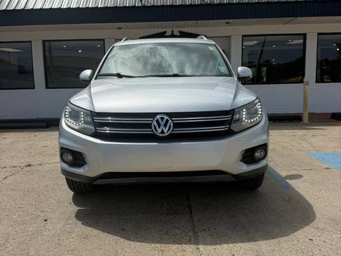 Used 2016 Volkswagen Tiguan SE FWD image 2
