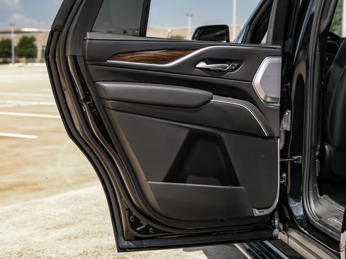 Used 2023 Cadillac Escalade Sport Platinum AWD/4WD image 95