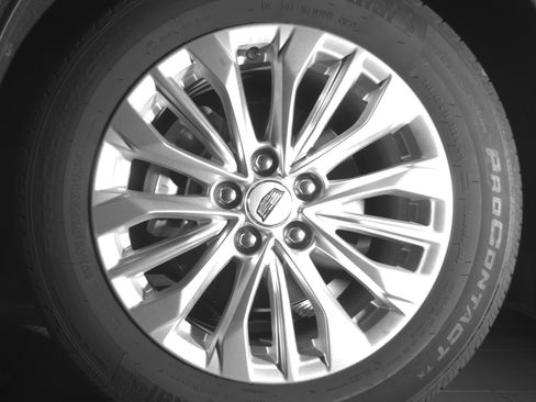 Certified 2024 Cadillac XT4 Luxury w/ Cold Weather Package FWD image 11