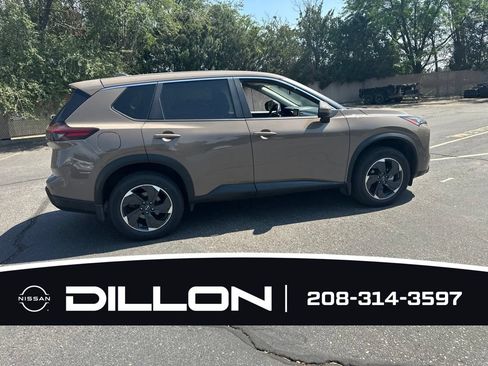 Used 2025 Nissan Rogue SV AWD/4WD image 12