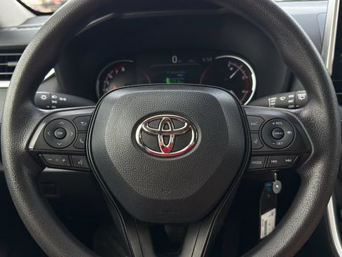 Certified 2025 Toyota RAV4 LE FWD image 23