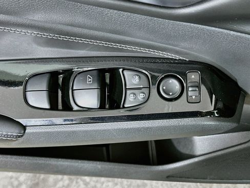 Used 2023 Nissan Altima 2.5 SL FWD image 15
