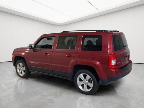 Used 2016 Jeep Patriot Latitude AWD/4WD image 7
