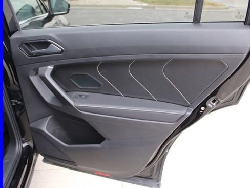 Certified 2023 Volkswagen Tiguan SE image 22