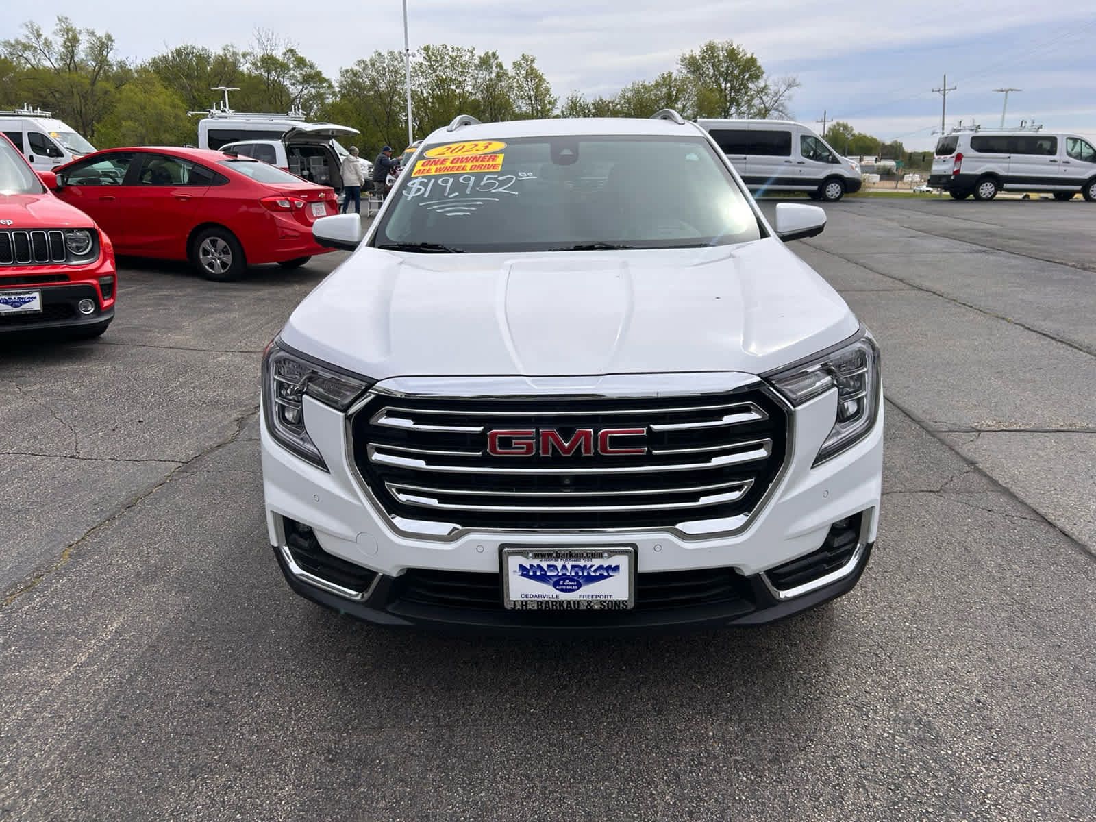 Used 2023 GMC Terrain SLT w/ Tech Package AWD/4WD image 9