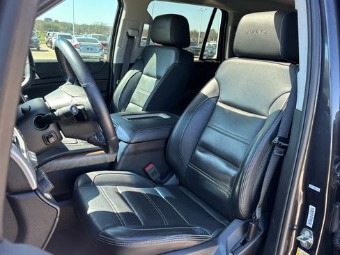 Used 2018 GMC Yukon Denali w/ Denali Ultimate Package image 8