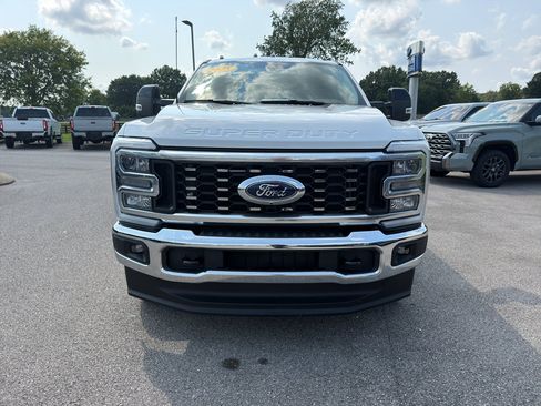 Used 2025 Ford F350 Lariat AWD/4WD image 2