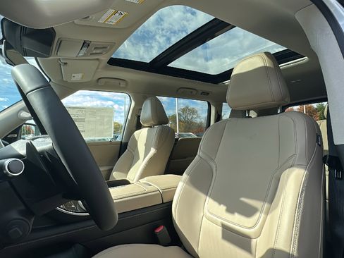 New 2026 INFINITI QX80 Pure image 8