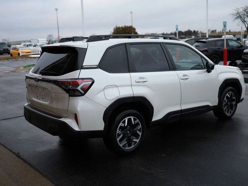 Used 2025 Subaru Forester Premium w/ Convenience Package #1 image 5