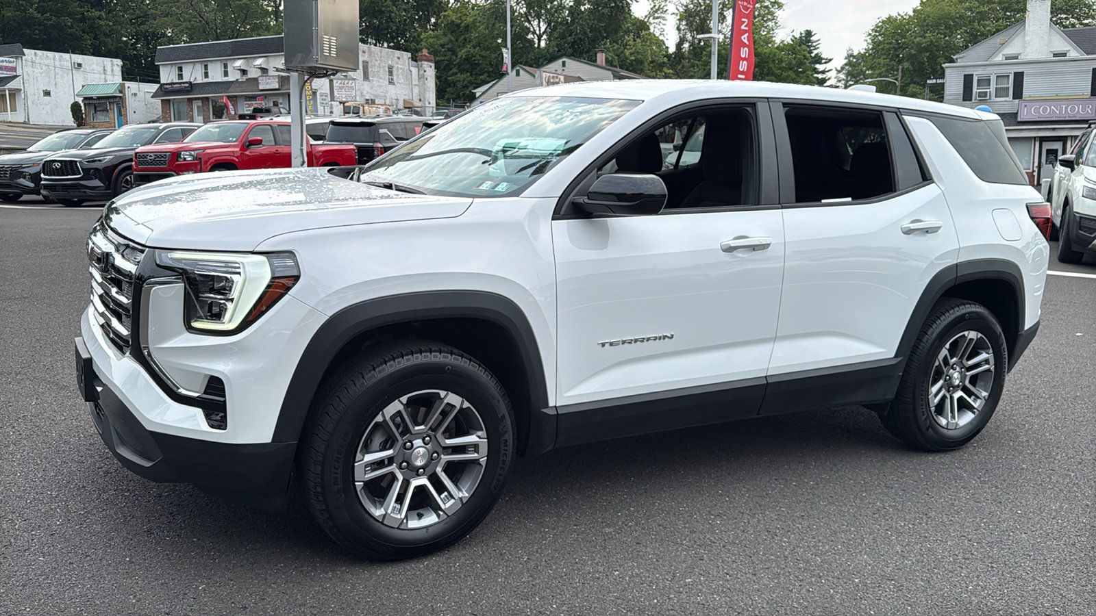 Used 2025 GMC Terrain Elevation AWD/4WD image 3
