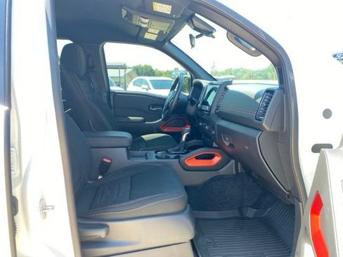 Used 2024 Nissan Frontier PRO-4X w/ Technology Package AWD/4WD image 15