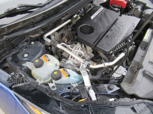 Used 2023 Nissan Rogue SV image 14