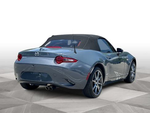 Used 2022 MAZDA MX-5 Miata Grand Touring w/ Weather Package RWD image 8