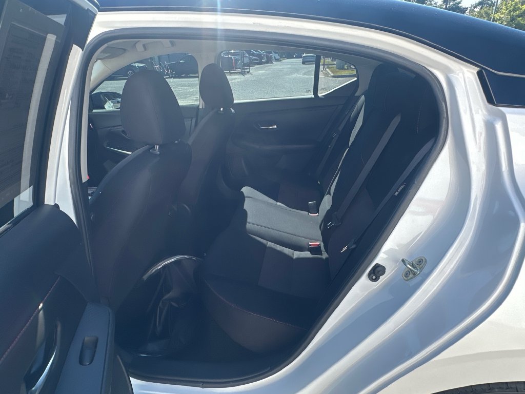 Used 2022 Nissan Sentra SR w/ Lighting Package FWD image 11