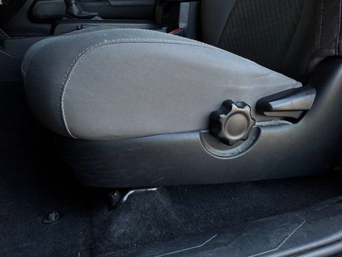 Used 2021 Toyota Tacoma SR w/ SR Convenience Package RWD image 11