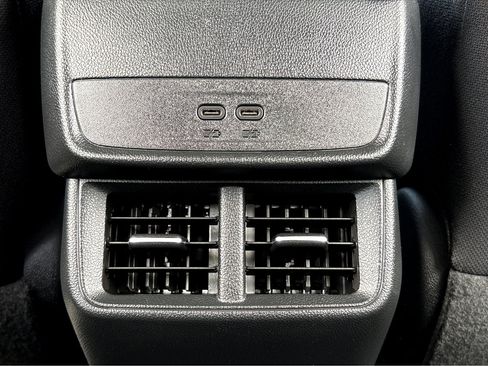 Used 2025 Chevrolet Equinox LT image 20