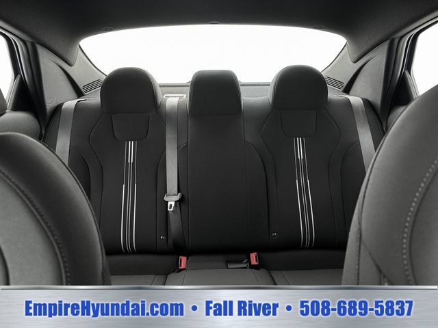 Certified 2025 Hyundai Elantra Sport FWD image 16