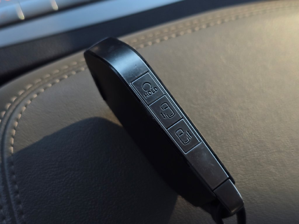Used 2026 Kia Carnival LXS FWD image 23