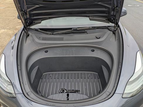 Used 2023 Tesla Model 3 Standard Range image 9