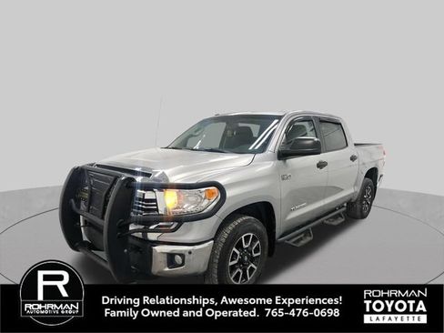 Used 2017 Toyota Tundra SR5 AWD/4WD image 2
