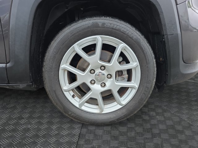 Used 2019 Jeep Renegade Latitude w/ Popular Equipment Group FWD image 32