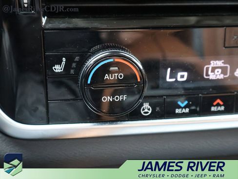 Used 2026 Nissan Rogue Platinum w/ Platinum Premium Package AWD/4WD image 38