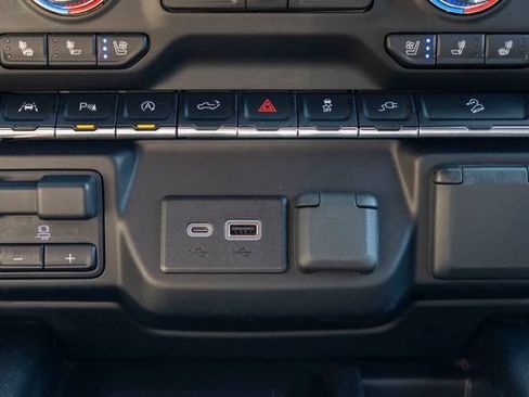 Used 2022 GMC Sierra 1500 AT4 w/ AT4 Preferred Package AWD/4WD image 30