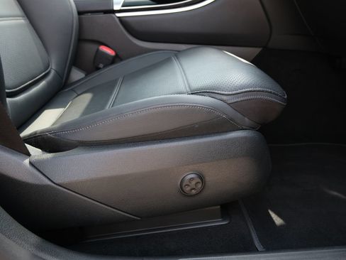 Used 2023 Mercedes-Benz GLC 300 image 37