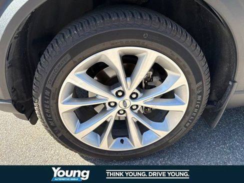 Used 2023 Ford Explorer Platinum w/ Technology Package AWD/4WD image 17