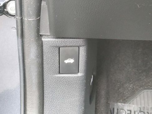 Certified 2023 Honda Accord EX image 22
