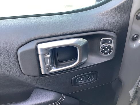 Certified 2022 Jeep Wrangler Unlimited Sahara w/ LED Lighting Group image 8