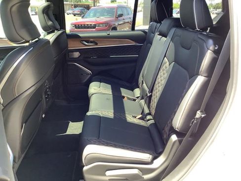 New 2026 Jeep Grand Cherokee L Summit w/ Obsidian Package AWD/4WD image 26