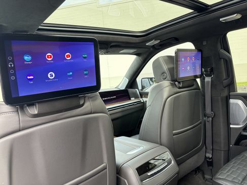 Used 2026 Cadillac Escalade Platinum Sport w/ LPO, ONYX Package AWD/4WD image 13
