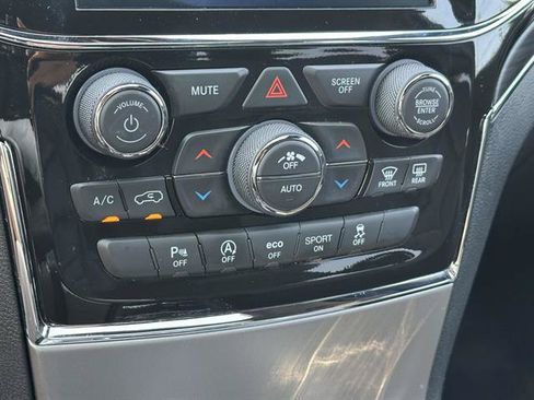 Used 2021 Jeep Grand Cherokee Limited AWD/4WD image 42