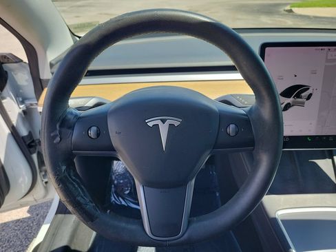 Used 2021 Tesla Model 3 Standard Range Plus RWD image 18
