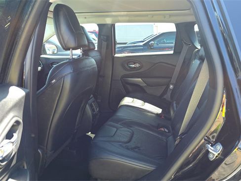 Used 2022 Jeep Cherokee Limited AWD/4WD image 13