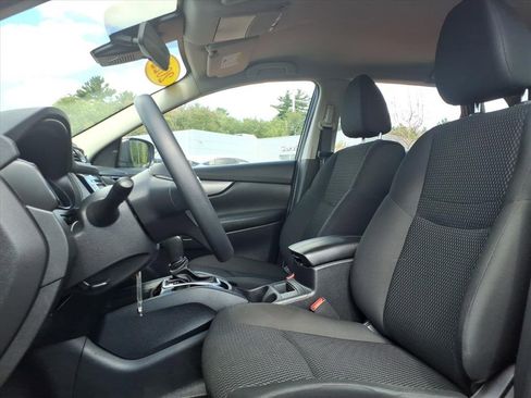 Used 2022 Nissan Rogue Sport S image 14