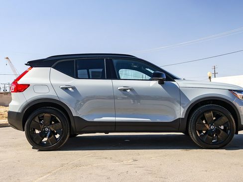 New 2026 Volvo XC40 B5 Ultra w/ Climate Package image 4