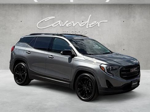 Used 2021 GMC Terrain SLT w/ Infotainment Package II FWD image 2