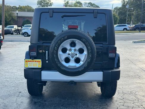 Used 2015 Jeep Wrangler Unlimited Sahara w/ Dual Top Group image 5