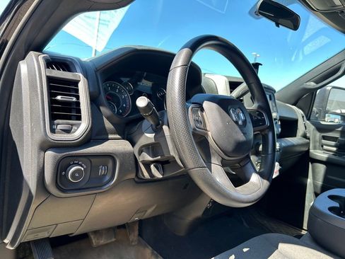 Used 2024 RAM 2500 Tradesman w/ Chrome Appearance Group image 8